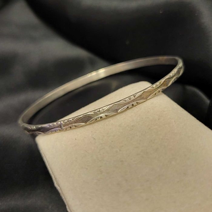 srebrna sztywna bransoletka próby 925