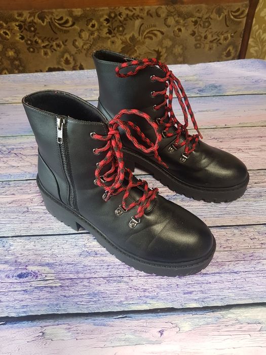 Продам женскую обувь