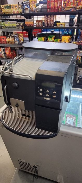 Кавоварки Saeco б/у в хорошому стані. 3000 за 1шт. Торг.