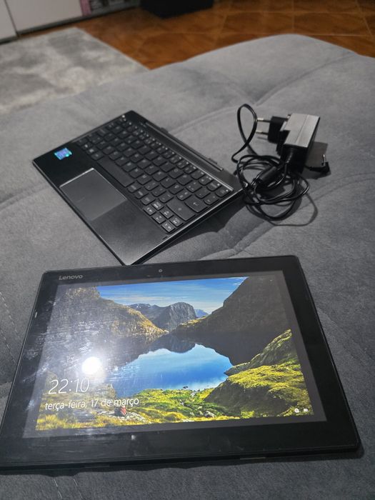 Pc/ tablet Lenovo semi novo