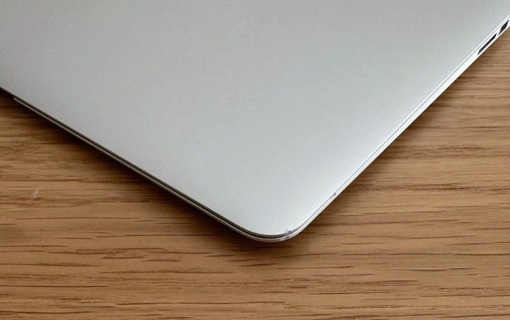 MacBook Air 13" Sequoia
