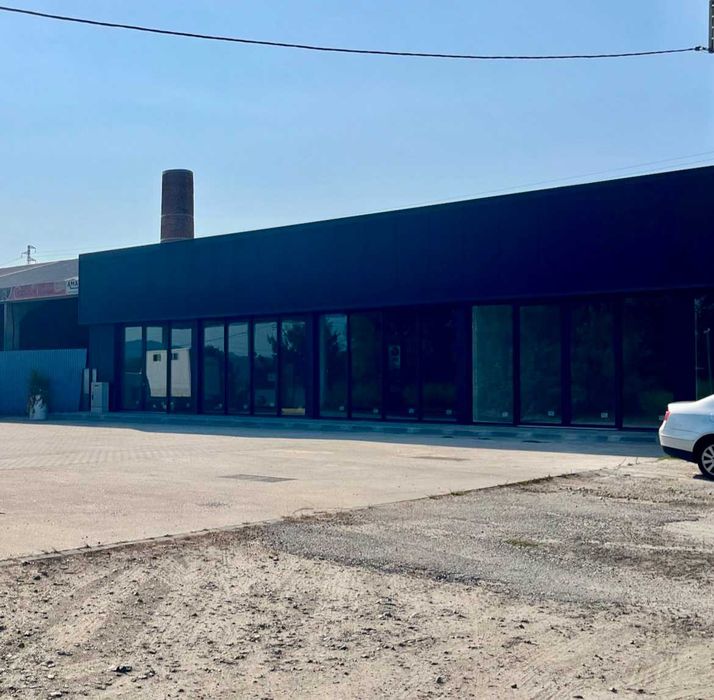 Armazém / Pavilhão para Arrendamento – Vila de Prado