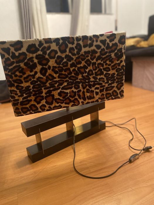 Candeeiro padrão tigresa