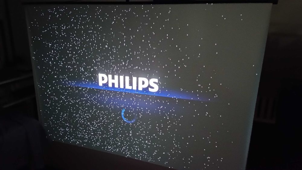 Smart Projektor 3D Philips Screeneo 1590 - ultrashort 100 cali z 45cm