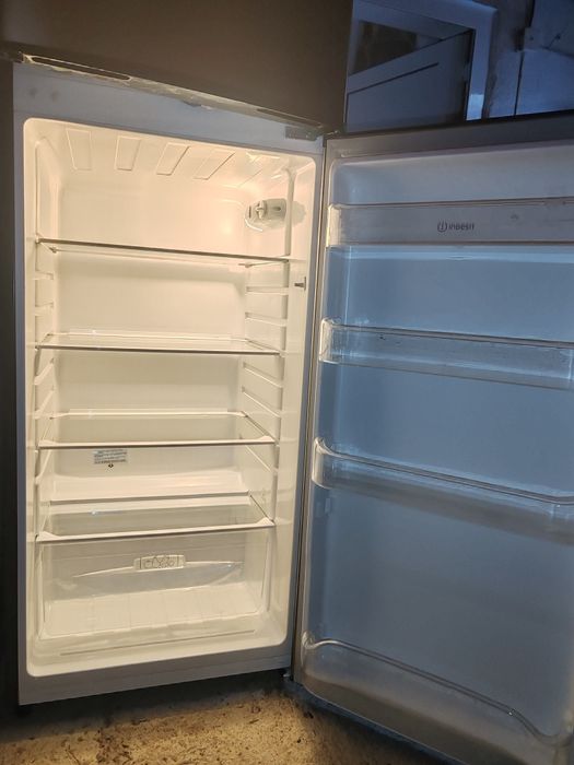 Frigorifico com congelador Indesit Inox