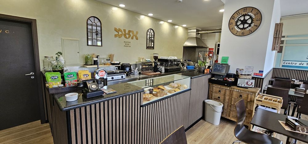 Trespasse Café em Frente à Faculdade – Maia