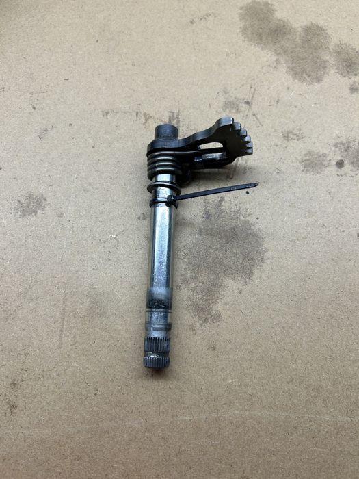 Wybierak wałek zmiany biegów suzuki rmz 450