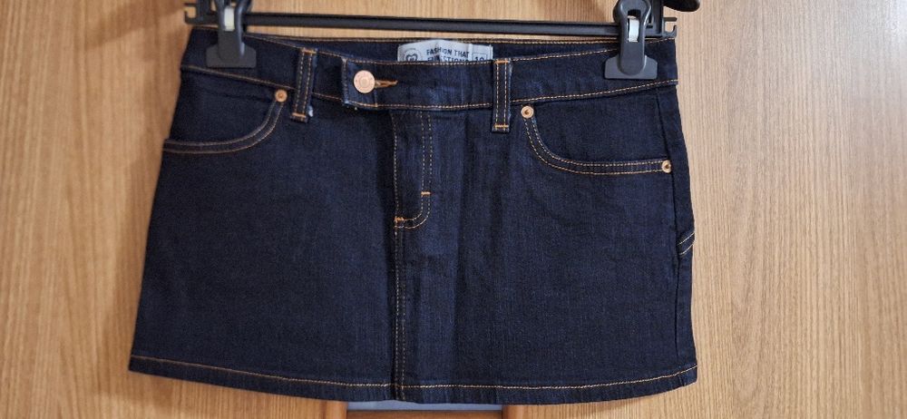 Jeansowa krotka spódniczka