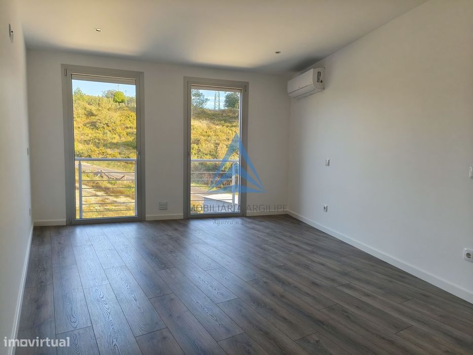 Apartamento T4 - Condomínio Fechado