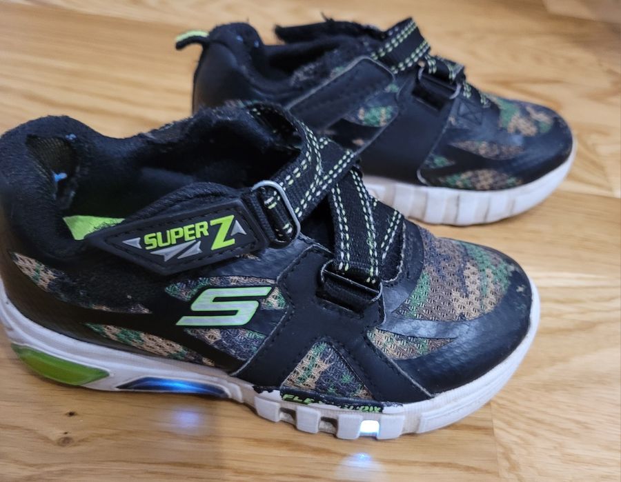 Skechers 26, świecące