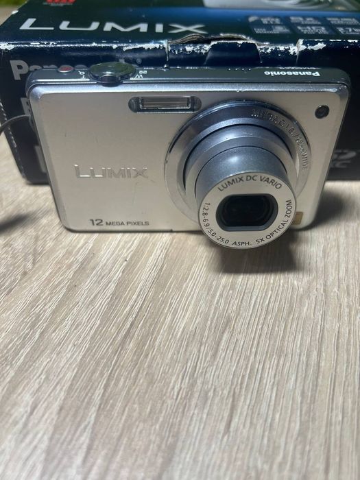 Цифровой фотоаппарат Panasonic Lumix DMC-FS9 полный комплект 8GB+Чехол