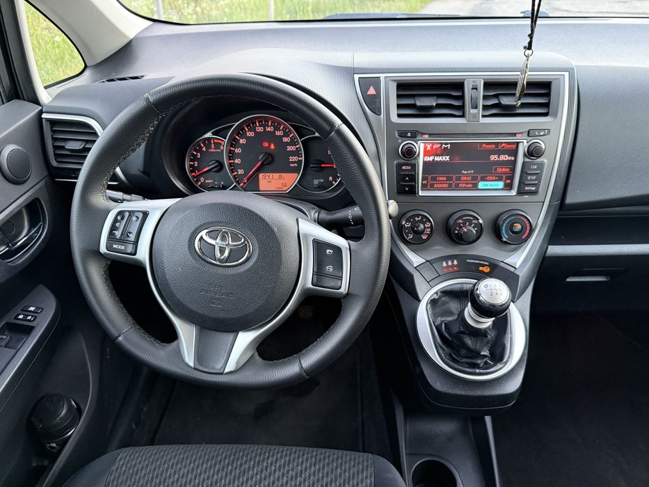 Toyota Verso-S 2011 photo 4