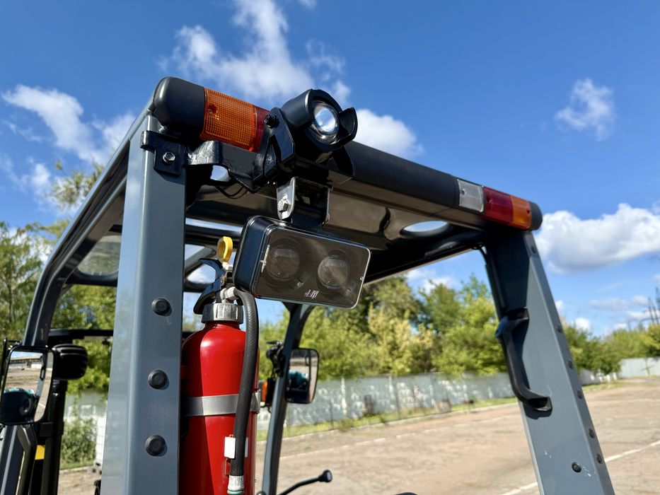 Навантажувач вилковий з вагами TOYOTA02-8FG20 вилочный погрузчик, кара