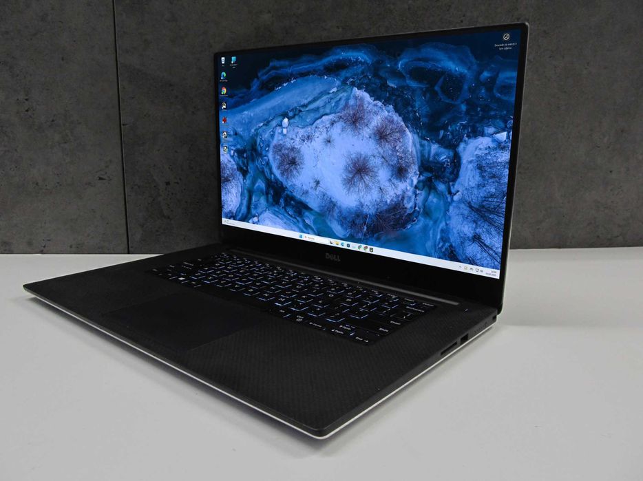 Dell Precision 5520 i7 7th 16GB dysk 256SSD Nvidia Quadro Windows 11
