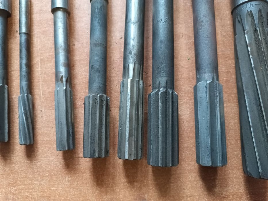 Rozwiertaki maszynowe ręczne  od 8mm 35 H7 HSS 30 szt