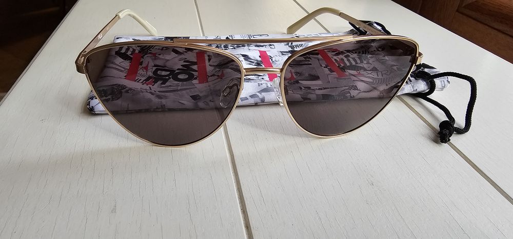 Okulary przeciwsłoneczne damskie Fila sfi563 nowe