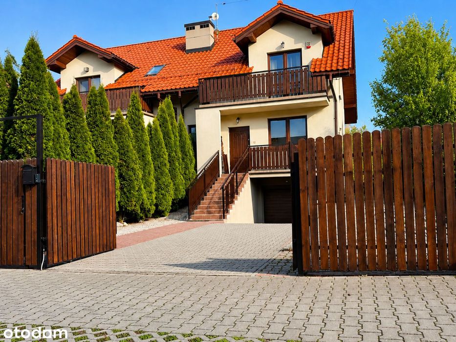 dom na przedmieściach do zamieszkania ! garaż , ogród, podpiwniczony