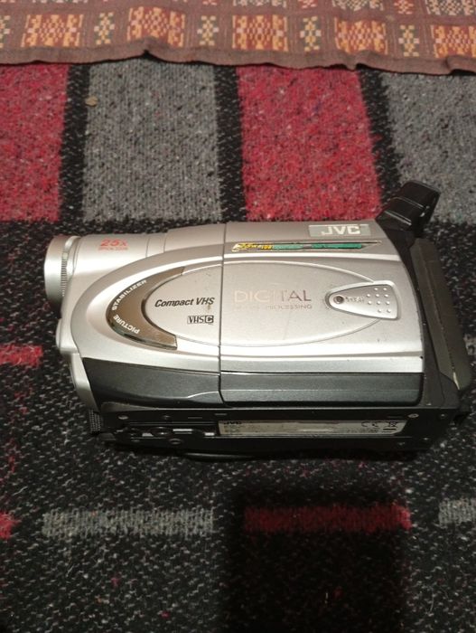 Продам Видео камеру JVC.