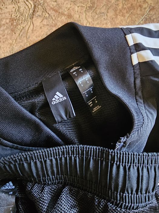 Костюм adidas розмір S