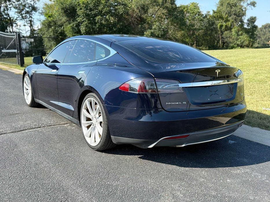 Tesla Model S Performance      2013