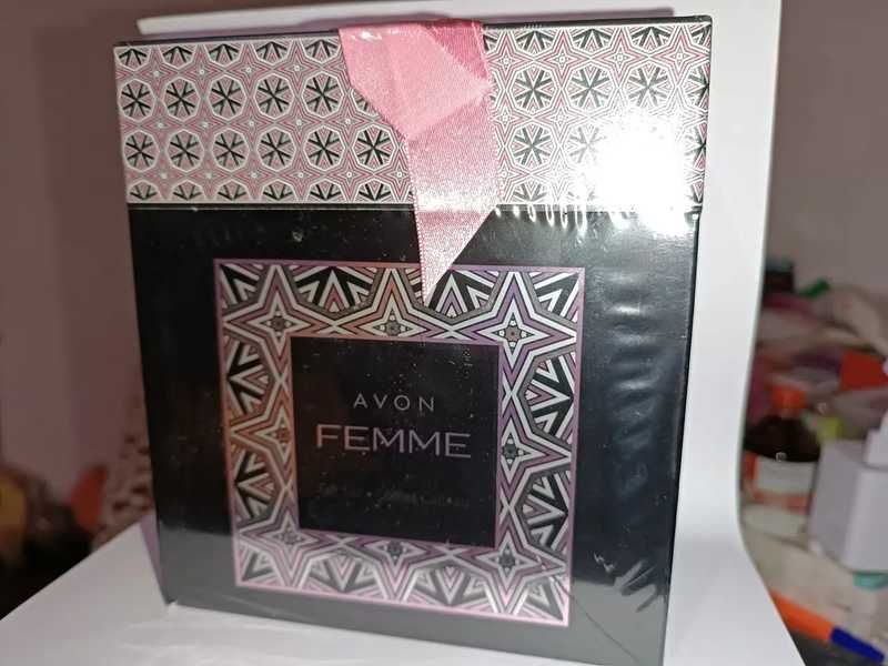 Подарунковий набір Avon Femme