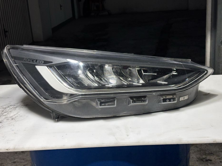 Farol Ford focus IV MK4 HN LED – Lado Direito (RH) NX7B-13E014-CD