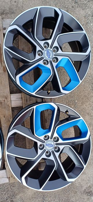 Alufelgi 8x20 cali , rozstaw śrub 5x108 , ET 52 , VOLVO , FORD.