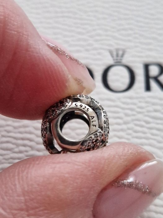 Pandora charms z cyrkoniami