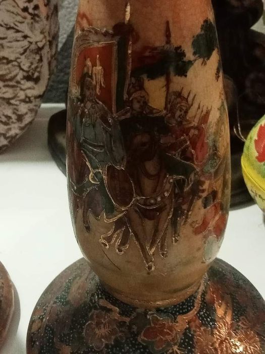 Belo par de castiçais Satsuma