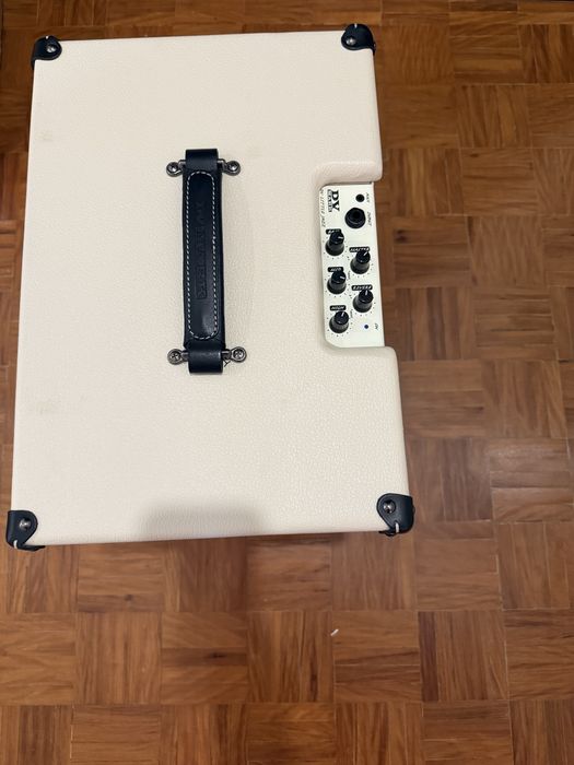 Amplificador de guitarra combo DV Mark Jazz 12