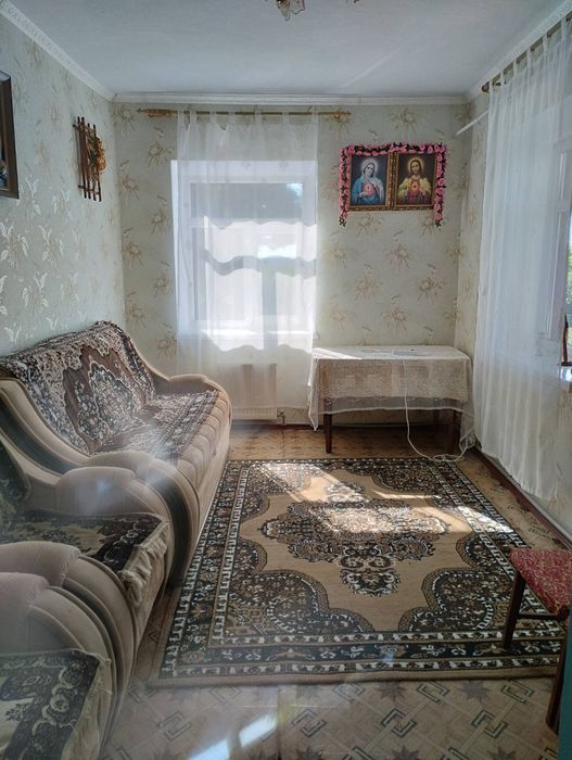 прогторий будинок з великою ділянкою 35сот.! Є теплиця, гаражі 42208