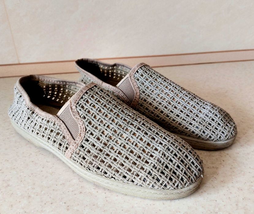 Мужская обувь размер 42 - 43: тапочки зимние и туфли -тапочки летние