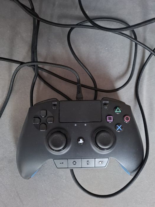 Pad ps4 gamingowy przewodowy Razer Raiju