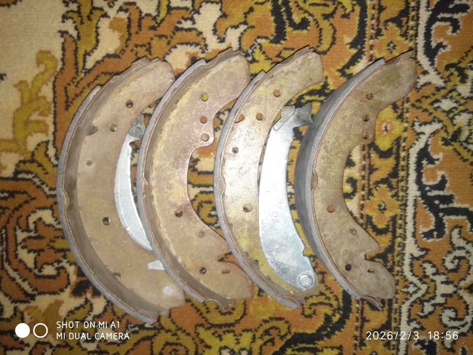 Гальмівні колодки задні