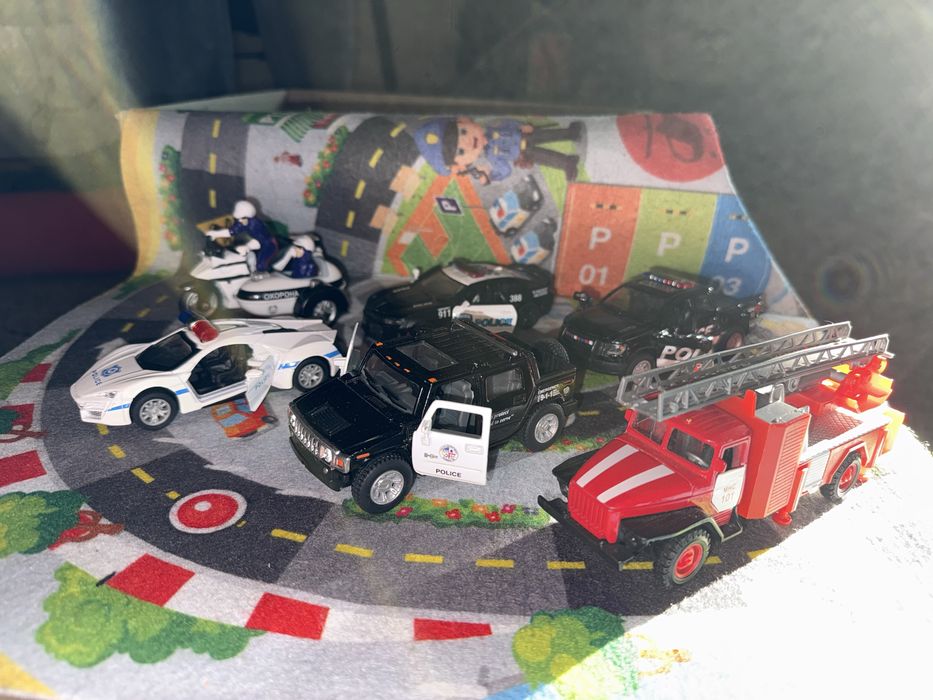 Машинки металлические