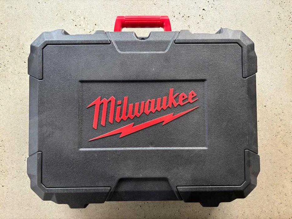 Milwaukee Laser krzyżowy M12 3PL