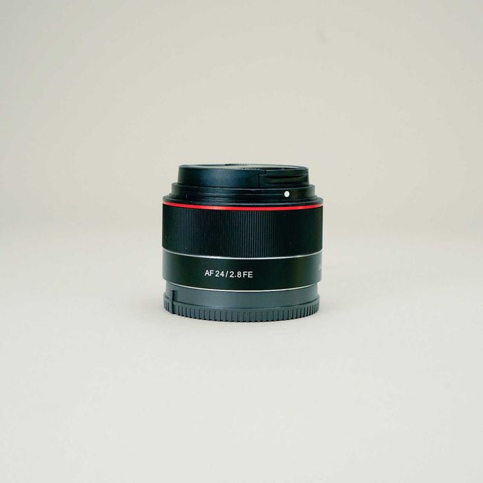 Полнокадровый объектив Samyang AF24 mm F2.8 для Sony E-mount автофокус