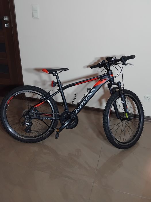 Rower młodzieżowy KROSS LEVEL JR 24 cale doposażony