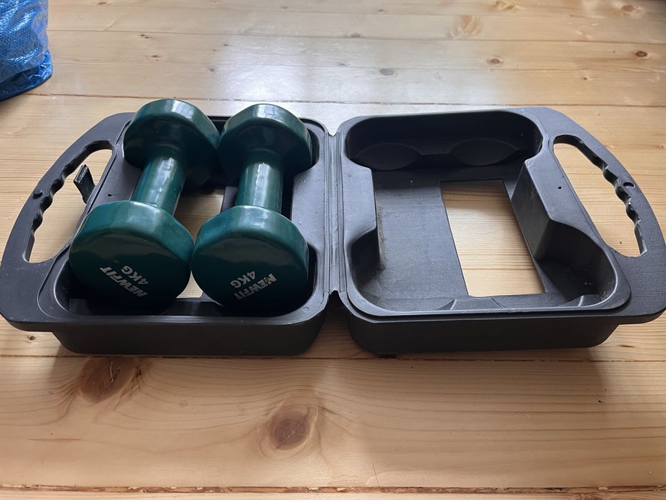 Par de Halteres 4 kg + Caixa de Arrumação