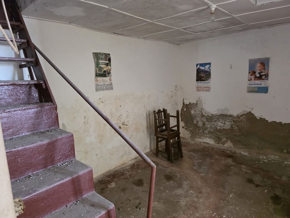 Vendo casa em ruina na soalheira, concelho de Loulé. Precisa de reconstrucao completa, tendo potencial para uma V2/V3