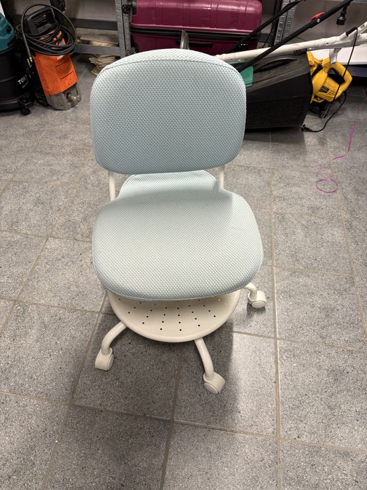 Krzeslo biurowe dla dziecka IKEA Vimund