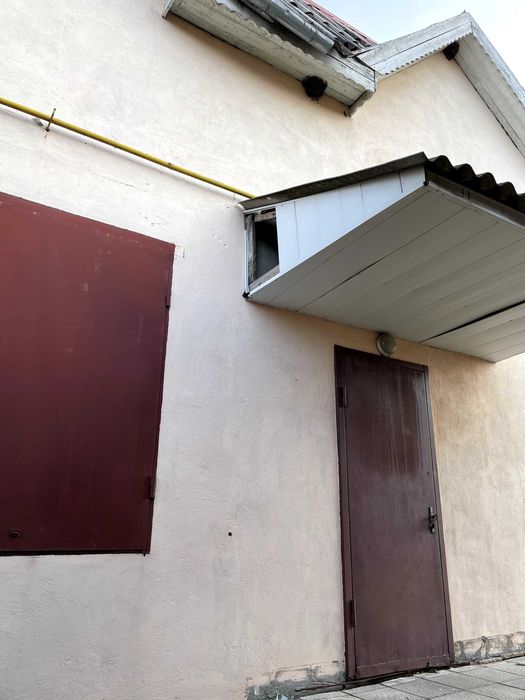 Продам нежитлову будівлю під магазин / комерцію в смт Калинопіль