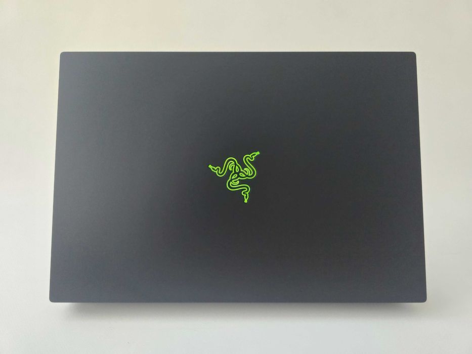 Razer Blade 16 (2023) I9 13950HX/RTX 4080/RAM 32GB/SSD 1TB/Mini-LED