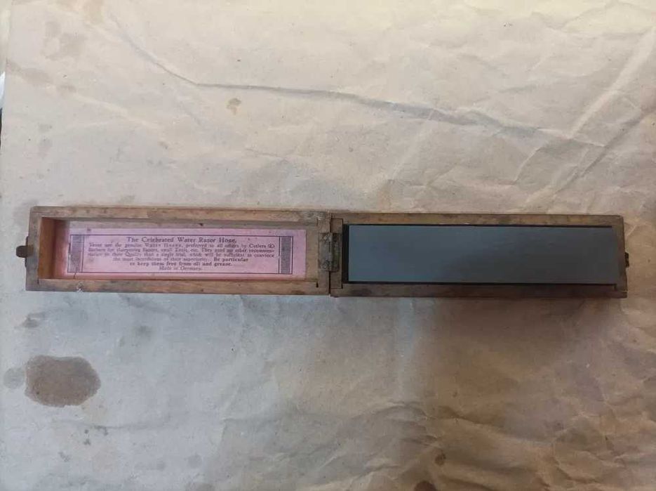 Тюрингский заточной камень для бритв в футляре