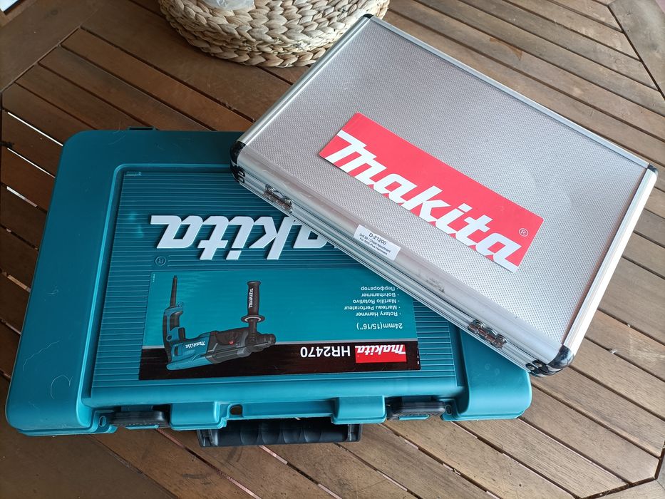 Makita HR 2470 Lightweight Hammer, 780 W, 220 V
Makita HR2470