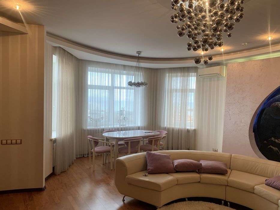 Продажа 3х кв ,общ.150м,цена 135т$торг