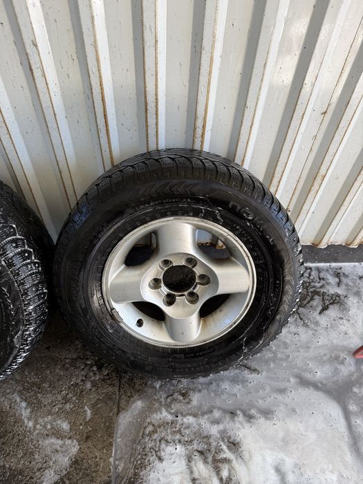 Продам диски з шинами 255/65/R16