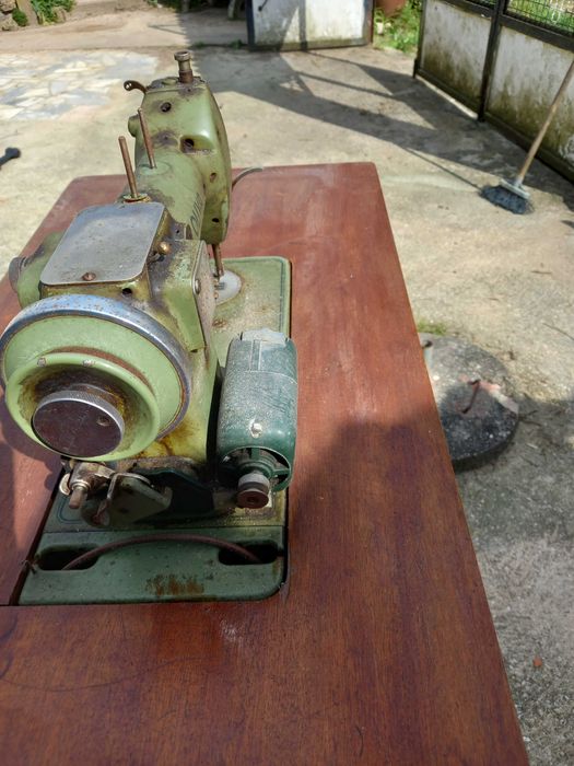 Máquina de costura Oliva CL 50