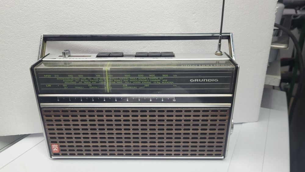 Радіо приймач Grundig ELite-Boy 600