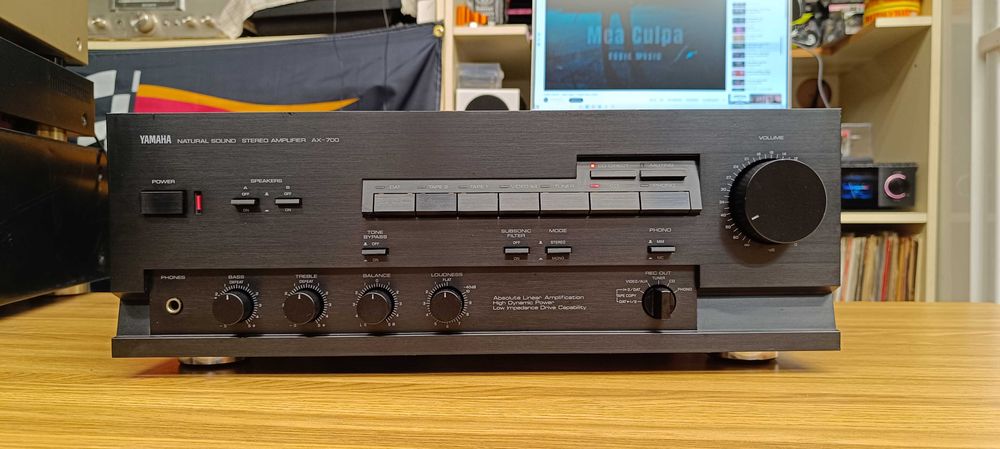 Усилитель Yamaha AX-700 (стан !)110 watt- 8ом